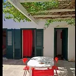 Casetta Nel Villaggio Nyaraló